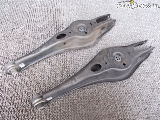 【中古】VW フォルクスワーゲン ゴルフ7 ヴァリアント 純正 ノーマル リア リヤ ロアアーム ロワアーム 左右 5Q0505311D 5Q0505311D / 4S4-194