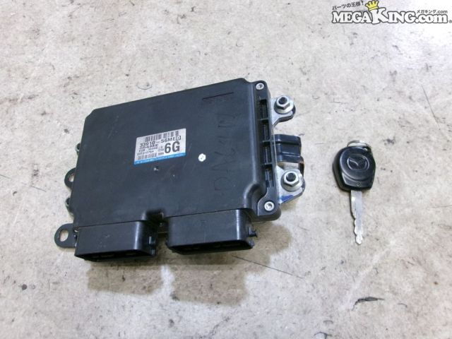 【中古】車種不明 マツダ 純正 エンジンコンピューター CPU ECU カギ 付 33910-56ME0 DG64W ? スクラム ? 分かる方 / S8-1243