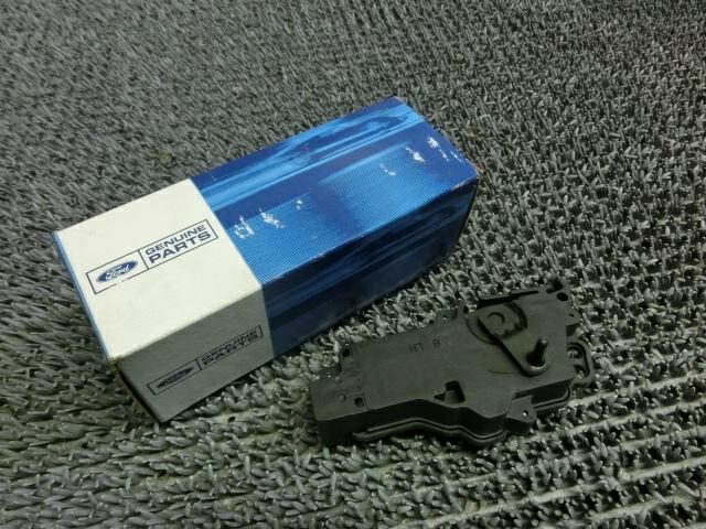 【中古】★新古品・アウトレット品★フォード 2017年 エクスペディション 純正 ドアロックアクチュエーター 左側 6L3Z-25218A43-AA / G1-1058｜メガキングドットコム