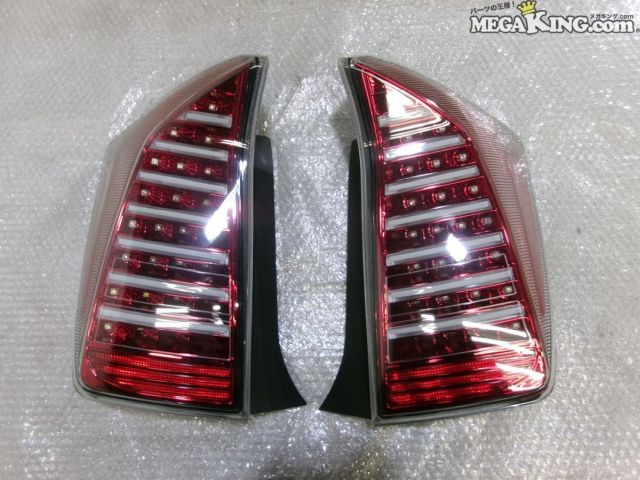 【中古】ZVW30 プリウス 社外 テールランプ テールライト 左右 点灯OK / 2T2-389