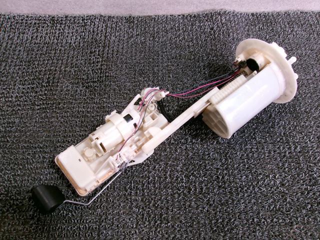 【中古】★激安!★NKE165G カローラアクシオ 純正 ノーマル 燃料ポンプ フューエルポンプ 77020-52541 動作OK / R10-447