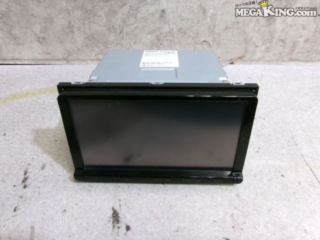 【中古】トヨタ 純正 DSZT-YC4T カーナビ 地図データ不明 86100-47550 S/N WN600727 / T1-1125