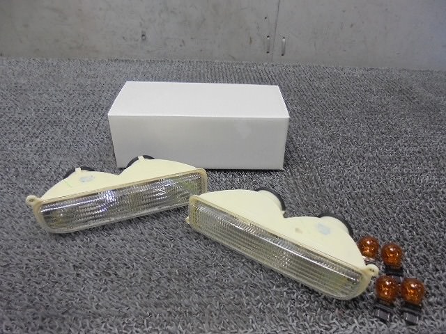 【中古】★新品!★1997年～1998年 ジープ チェロキー TYC クリア ウインカー パークシグナル バンパーランプ 12-5029-A4-6Z / ZH1-1383