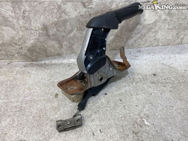 【中古】R35 GT-R GTR 純正 ノーマル サイドブレーキレバー ハンドブレーキ パーキングブレーキレバー VR38DETT / 2T6-1357｜メガキングドットコム