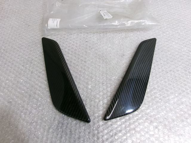 【中古】★未使用!★BMW G30 5シリーズ オートテクニック フェンダートリム サイド エアロ カーボン 左右 381952 / R5-006｜メガキングドットコム