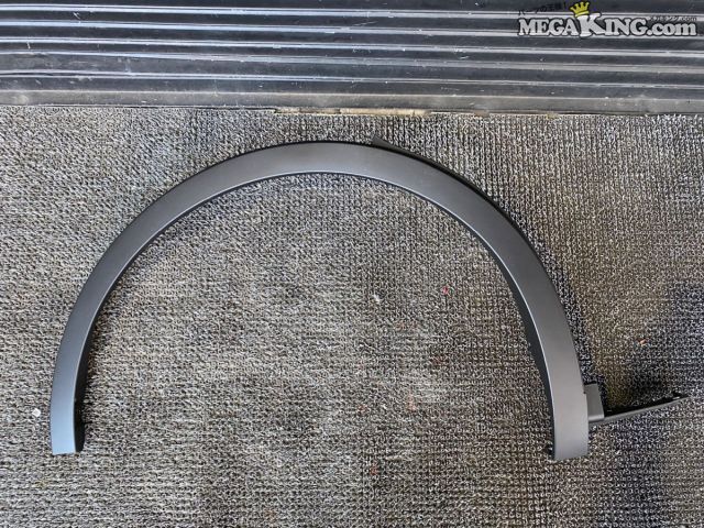 【中古】TZSH35 クラウンクロスオーバー 純正 ノーマル リア フェンダー モール 右 75605-30210 / 4T7-369｜メガキングドットコム