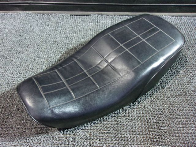 【中古】★激安!★KAWASAKI カワサキ Z1 Z2 純正 ? シート バイク 単車 / 2Q5-984｜メガキングドットコム