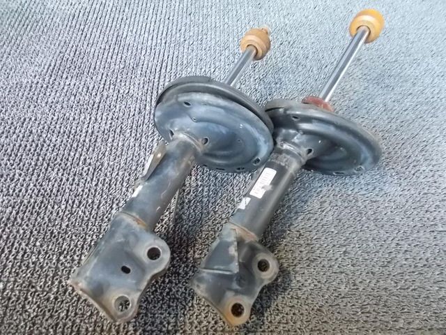 【中古】★激安!★AVV50 カムリ 純正 ノーマル フロント ショックアブソーバー 左右 48520-33650 48510-33650 / KP12-1477｜メガキングドットコム