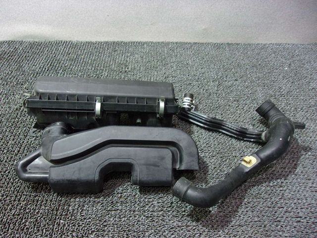 【中古】★激安!★車種不明 ダイハツ 純正 エアクリボックス エアクリーナー 17700-B2170 LA100S? ムーヴカスタム? キャスト? 分かる方 / R2-275｜メガキングドットコム