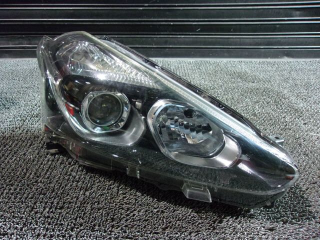 【中古】★激安!★NSP170 シエンタ 純正 ノーマル ハロゲン ヘッドライト ヘッドランプ 右 運転席側 KOITO 52-282 / R2-392｜メガキングドットコム