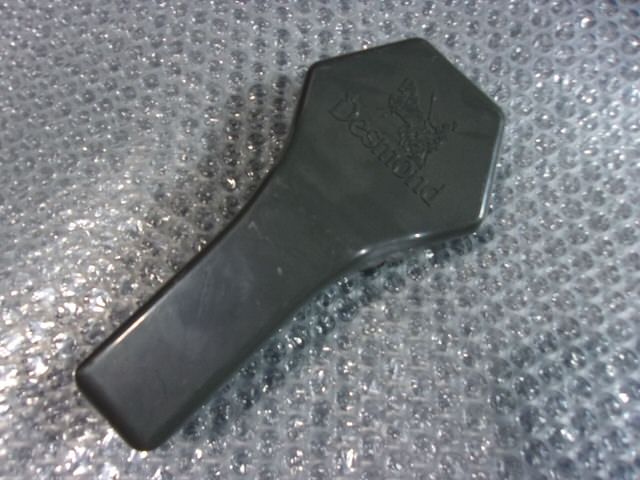 【中古】★激安!★Desmond ディスモンド ホイールキャップレンチ センターキャップ 汎用 / 4Q2-096｜メガキングドットコム