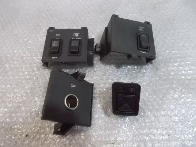 【中古】★激安!★H8年7月 JEEP ジープ 7MX チェロキー 純正 スイッチパネル フォグランプスイッチ デフロスター シガー 55114567 / 2Q12-904