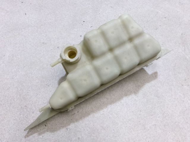 【中古】★激安!★R35 GT-R GTR 純正 ノーマル リザーブタンク リザーバータンク VR38DETT / 2Q12-1031 7,548円