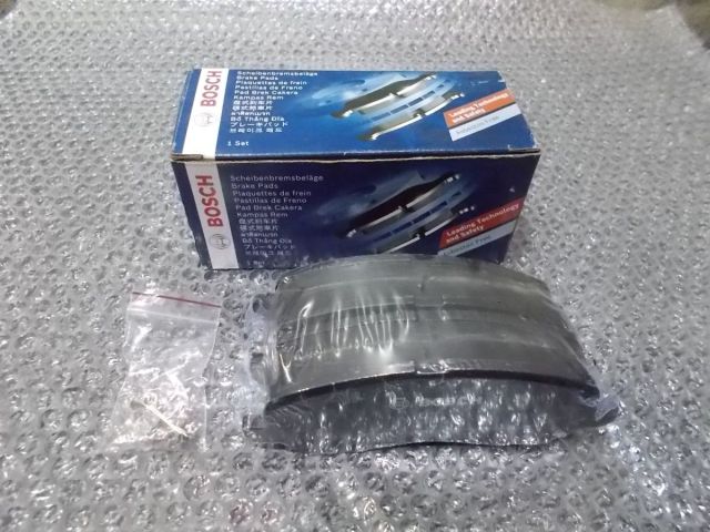 【中古】★未使用!★1997-2003 シャリオ グランディス BOSCH ボッシュ ブレーキパッド 2001-2005 エアトレック 1998-2002 ギャラン 等 / 4Q5-118