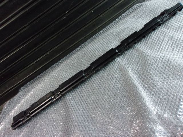 【中古】★未使用!★BMW F10 5シリーズ 純正 ノーマル サイドステップ ブラケット サイドスカート マウント 左 51777184777 / 4Q8-368