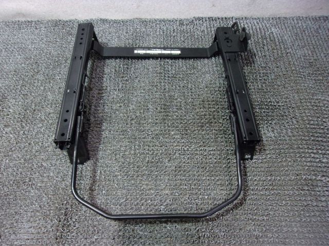 【中古】★激安!★GG インプレッサ TRIAL トライアル セミバケ セミバケット シートレール 右 運転席側 GD 等 / R6-1365 12,291円