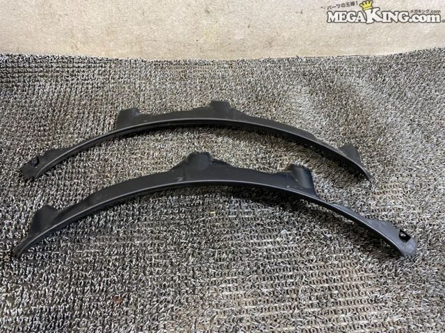 【中古】BMW F90 M5 純正 ノーマル リア フェンダーモール アーチモール 左右セット 51778069599 51778069600 / T6-2224｜メガキングドットコム