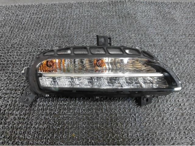 【中古】★激安!★ポルシェ 970 パナメーラ 前期 純正 ノーマル ウインカー デイライト 右側 97063108202 点灯OK / H6-1196