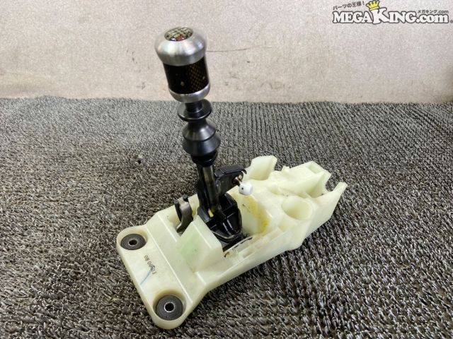 【中古】CT9W ランサーエボリューションワゴン 純正 ノーマル 6速 シフトレバー オプション カーボンシフトノブ / T6-1117|メガキングドットコム