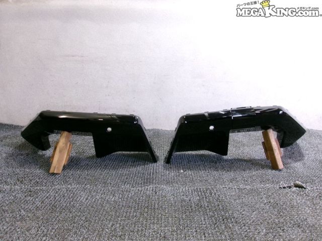 【中古】★美品★BMW G90 M5 純正 ノーマル リヤ リヤ ディフューザー 左右セット 51127885577 51127885578 / S10-790｜メガキングドットコム