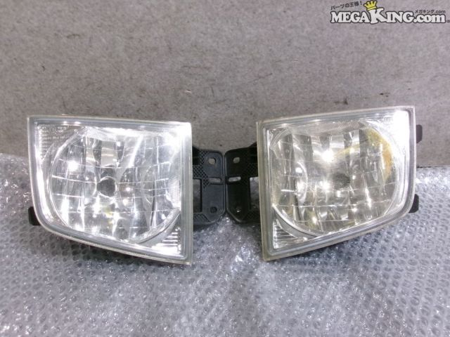 【中古】JC1 ライフ 純正 ノーマル ハロゲン フォグランプ フォグライト 左右 014007651 F014007643 / 5T4-506