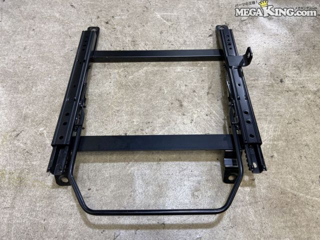 【中古】NCEC ロードスター RayBolt レイボルト シートレール 底6点止め 右側 運転席側 RR003GR / 5T7-1582｜メガキングドットコム