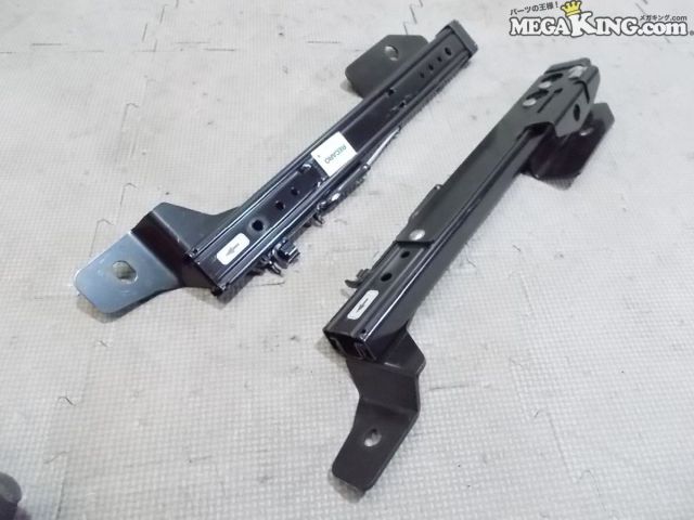 【中古】★激安!★VW フォルクスワーゲン ゴルフ7 RECARO レカロ シートレール 右 / P9-529