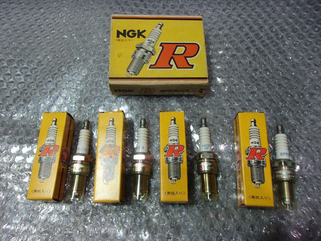【中古】★未使用!★NGK R プラグ スパークプラグ 4本 BPR5EKA / 2R7-1982