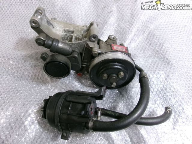 【中古】BMW E36 3シリーズ 318is 純正 ノーマル パワステポンプ LF65A 2106126 90BAR 10K95 1141516 / 2S12-1585|メガキングドットコム
