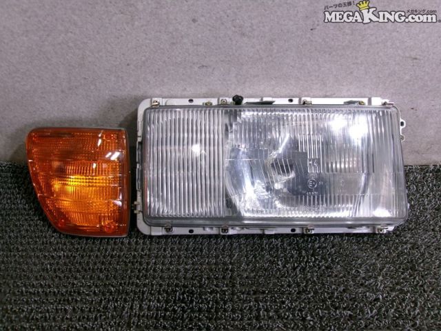 【中古】★未使用★ベンツ W116 Sクラス 純正 ボッシュ ハロゲン ヘッドライト ヘッドランプ サイドマーカー 右 0301056604 1305233026 / 4S7-481