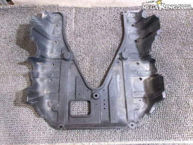 【中古】200系 ハイエース ナロー ? 純正 ノーマル アンダーカバー 51441-26160 51441-26170 分かる方 / 4T4-330