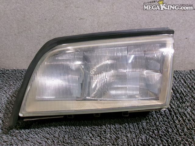 【中古】ベンツ W202 Cクラス 純正 BOSCH ボッシュ ハロゲン ヘッドライト ヘッドランプ ガラスレンズ 左 1305621599 0301036405 / 4S7-605 5,221円