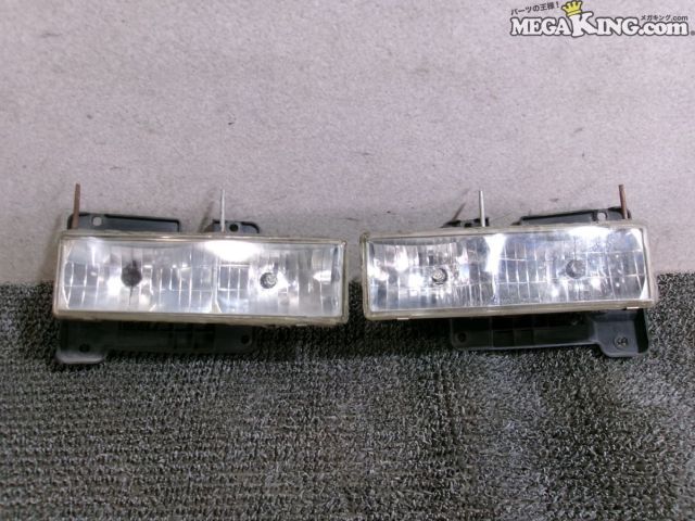 【中古】シボレー サバーバン SONAR ソナー ハロゲン ヘッドライト ヘッドランプ 左右セット SK3051 C1500 タホ 等 / S5-028