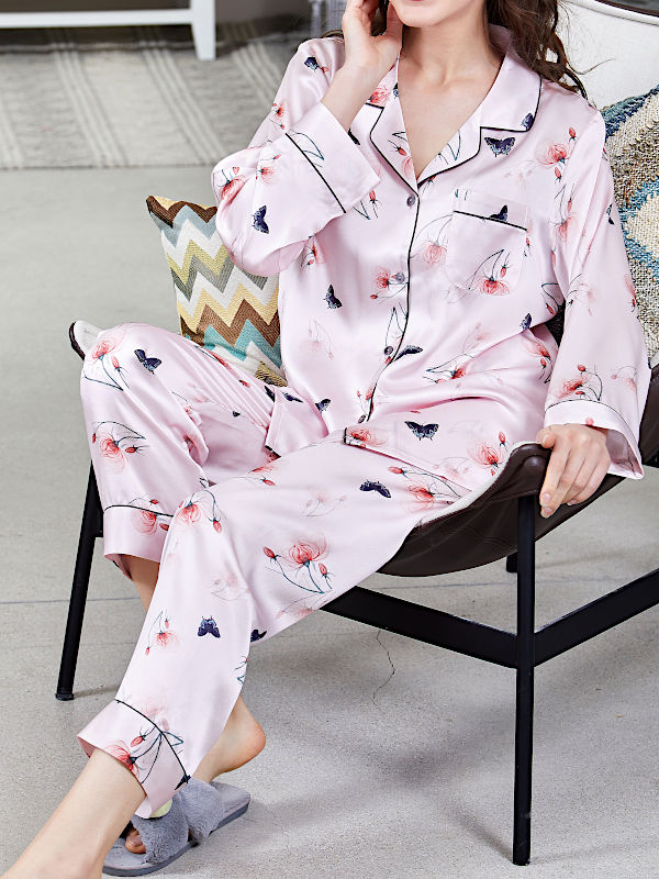 手数料安い 16 5匁シルク100 レディース長袖パジャマ 蝶と花 ピンク サテン ルームウェアll母の日 敬老の日 プレゼント ギフト Smtb Kd あす楽対応 Rcp シルク専門店 きごころ屋 宅送 Www Faan Gov Ng