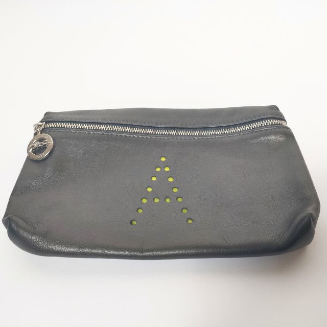 Longchamp レザー アルファベット パンチング 小物入れ ポーチ ブラック レディース ロンシャン【中古】5-0116G