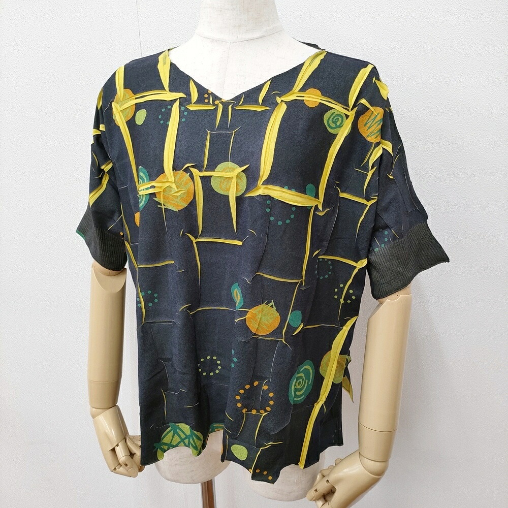M&KYOKO 佐藤繊維 日本製 KAI545B Vネック プリーツ Ｔシャツ カットソー チャコールグレー イエロー レディース エムアンドキョウコ【中古】6-0707S｜ブランド古着のkiitti