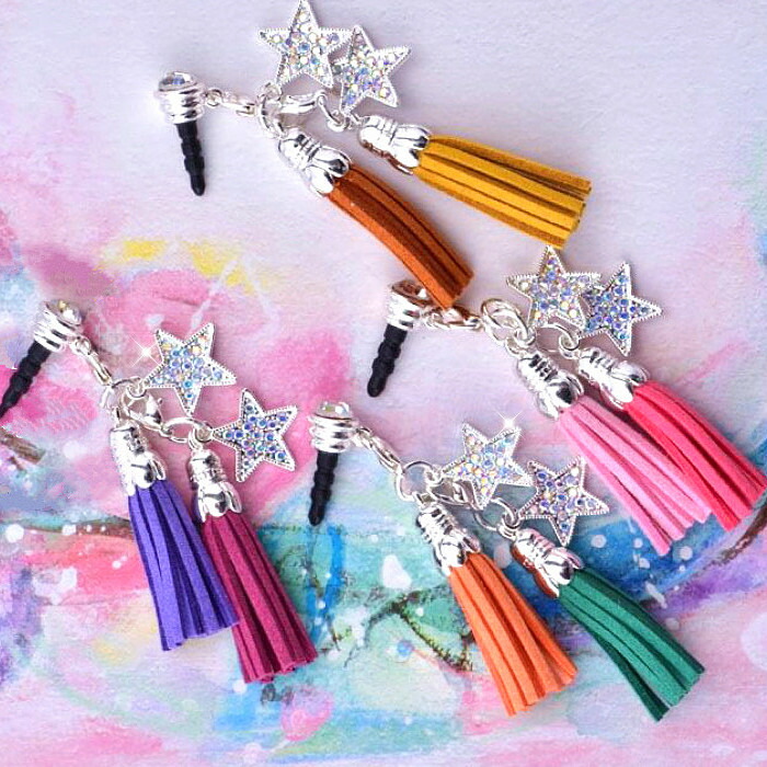 楽天市場】選べる11種 イニシャル 手作り 揺れる かわいい イヤホン