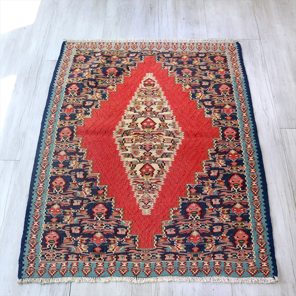 【15%OFFクーポン対象】セネキリム/玄関マットサイズ104×77cm ピンクのダイヤと細かな花束のモチーフ