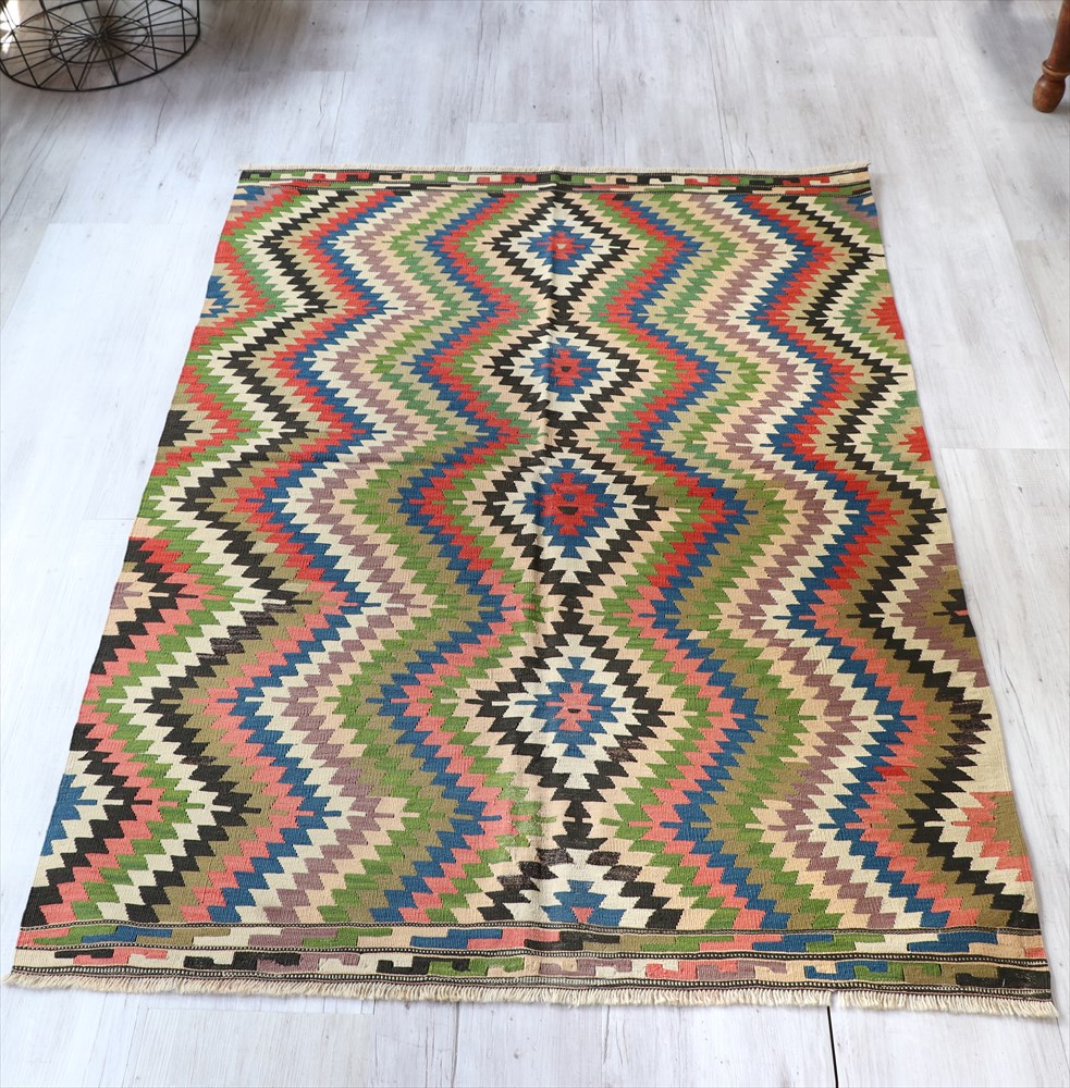 オールドキリム コンヤ　セッヂャーデ153&times;110cmカラフルなジグザグ｜ガラタバザール（キリム＆ラグ） 56,760円