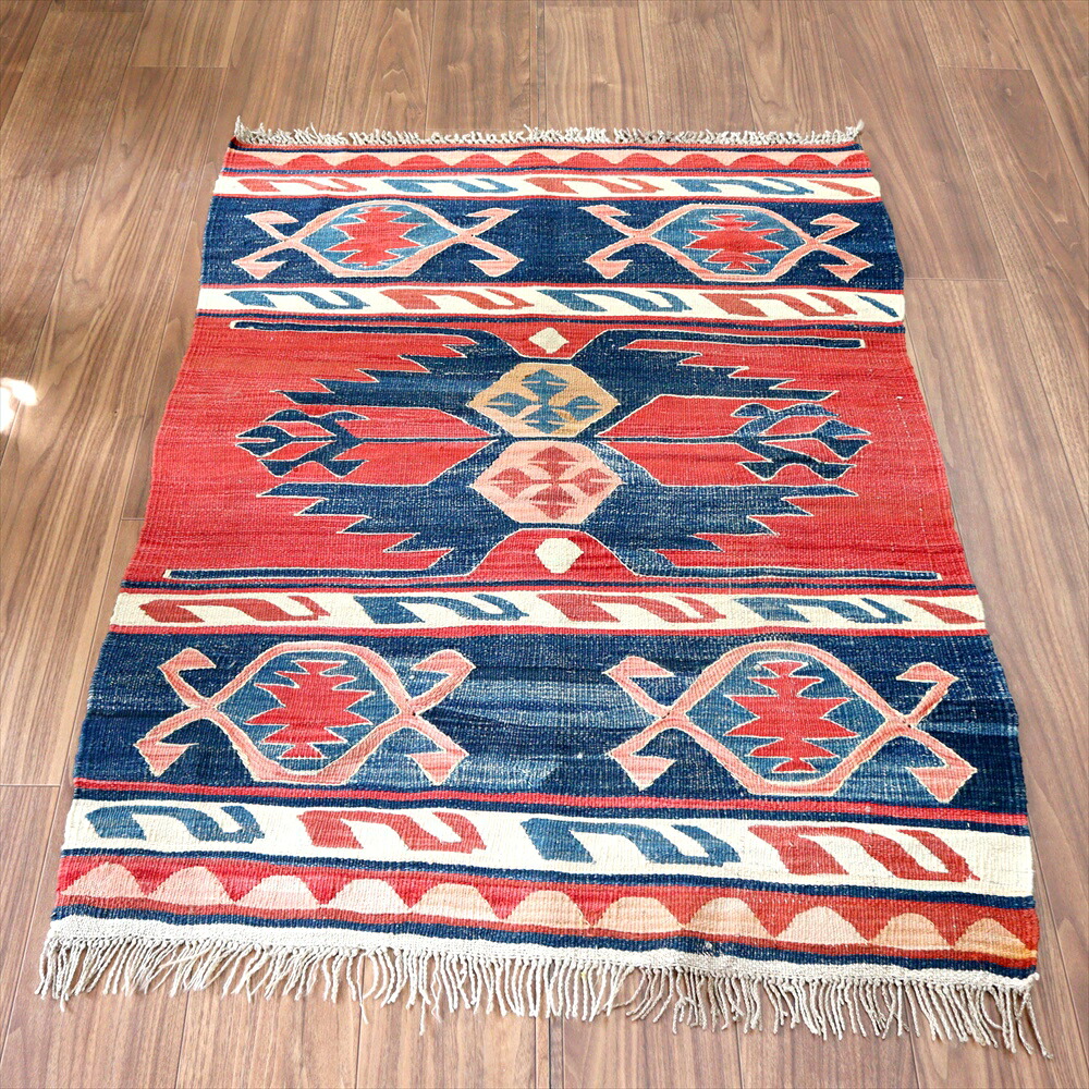 【15%OFFクーポン対象】トルコの手織りキリム・コンヤ124×92cm 翼を広げた鳥のモチーフ