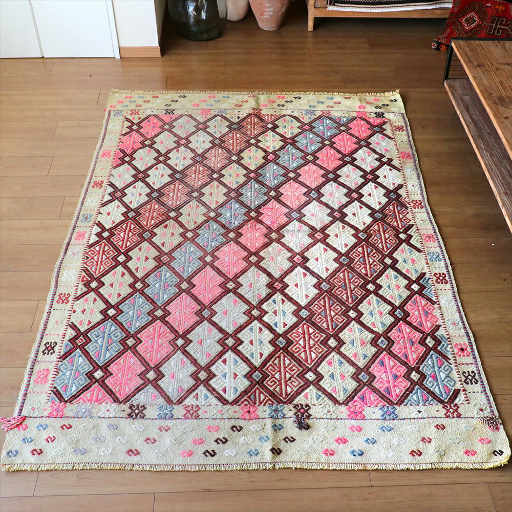 【15%OFFクーポン対象】オールドキリム ジジム アフィヨン202×142cm クリーム色　連なるエリベリンデ