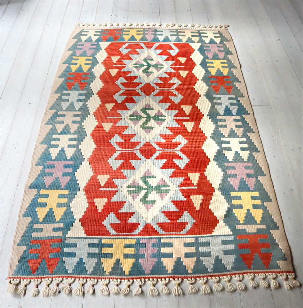 【15%OFFクーポン対象】トルコの手織りキリム セッヂャーデ178×109cm 狼の足跡