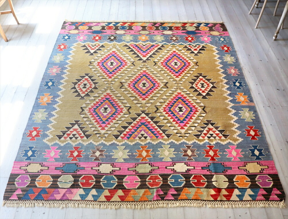 【15%OFFクーポン対象】色にこだわるワンランク上のカイセリキリム カリヨラ233×200cm イーブルアイのモチーフ