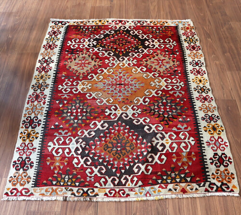 【15%OFFクーポン対象】オールドキリム カイセリ135×107cm 複雑な爪をもつドラゴンのモチーフ