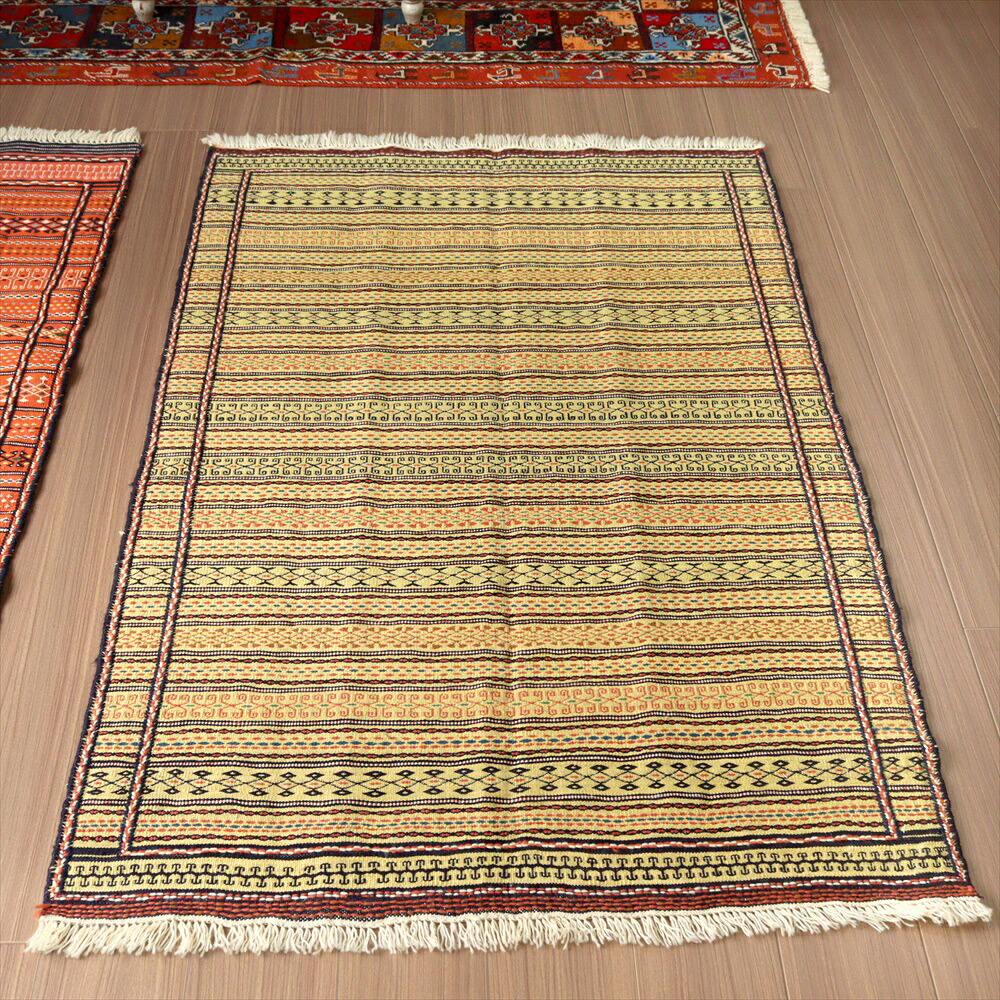 【15%OFFクーポン対象】刺繍のようなスザンニ織りのキリム イラン東北部カラート152×98cm マスタードイエロー