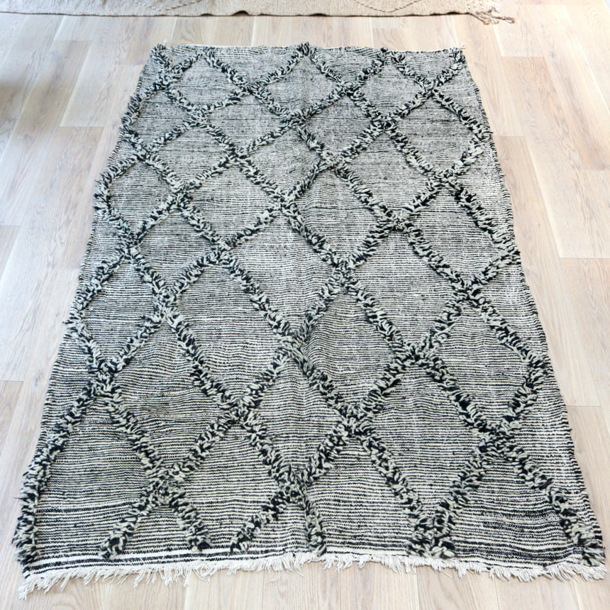 楽天市場】モロッコキリム タズナフト 104×67cm 凹凸のあるパイル織り