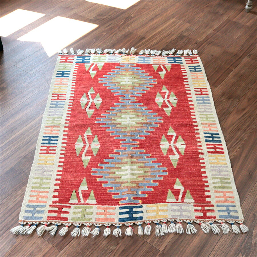 カイセリ産手織りキリム 117&times;89cm レッド＆ベージュ トルコの手織りラグ｜ガラタバザール（キリム＆ラグ）
