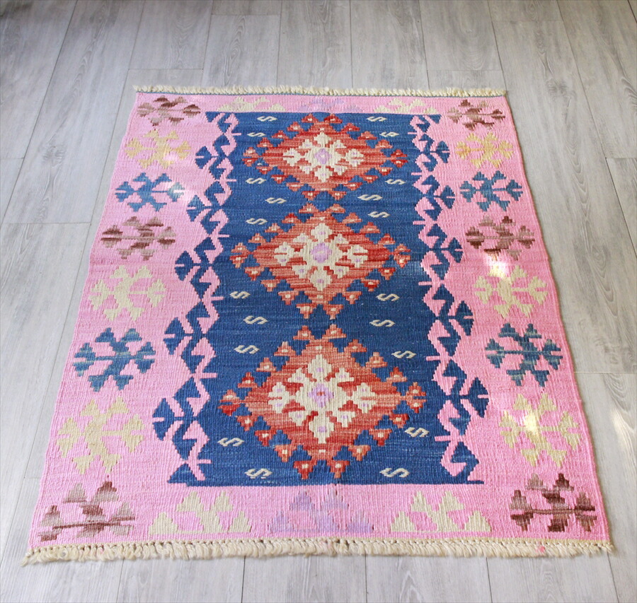 【15%OFFクーポン対象】ワンランク上の細かなモチーフのカイセリキリム122×92cm チェイレキサイズ　３つのドラゴン