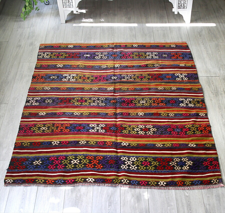 【15%OFFクーポン対象】オールドキリム コンヤ　セッヂャーデサイズ177×149cm ダークブラウンにカラフルなジジム