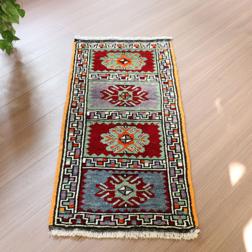 トルコ手織り絨毯 キリムスタイル / トルコの手織りのじゅうたん・ウール100%の新しい